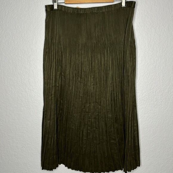 Coldwater Creek Pleated Army Green Skirt LP - Picture 4 of 8